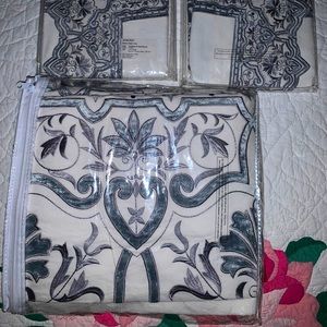 COPY - Frontgate Moreno Queen Duvet Cover, 2 Euro Shams